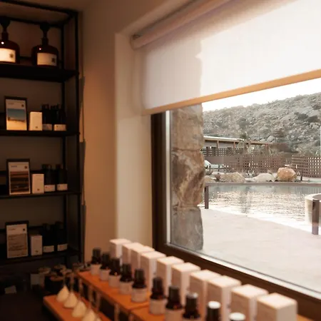 Hotel Laguna Coast Resort, Small Luxury Of The World