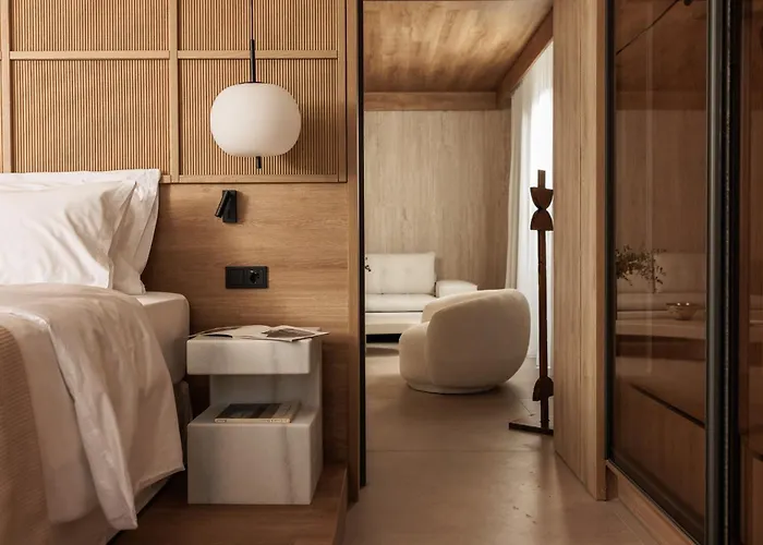 Отель Laguna Coast Resort, Small Luxury Of The World 5*