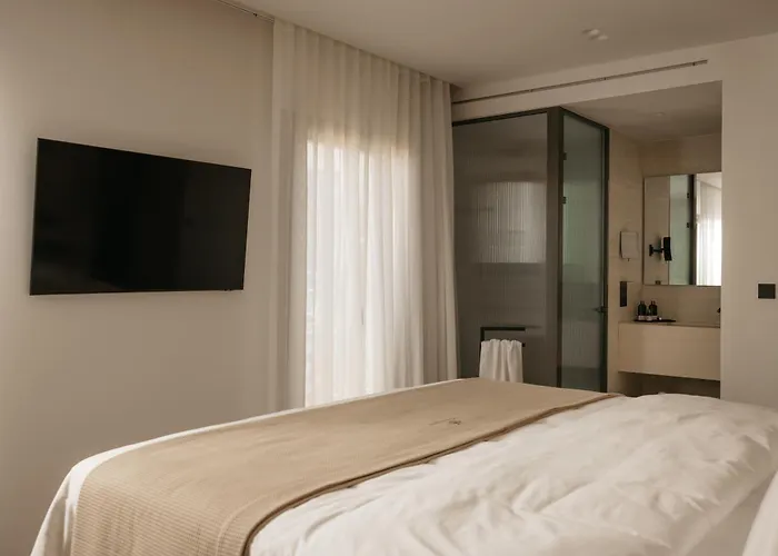 Laguna Coast Resort, Small Luxury Of The World Стелида